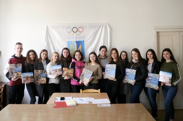 Студенти ТНПУ знайомляться з сучасною олімпійською літературою 